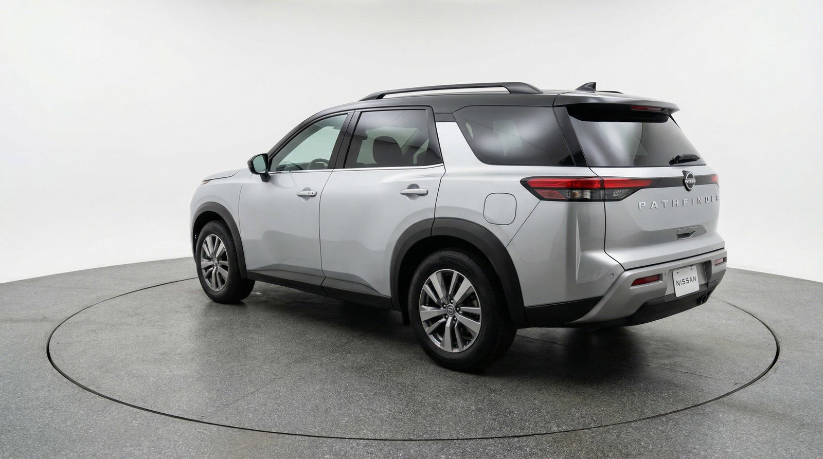 Used 2025 Nissan Pathfinder SV image 6