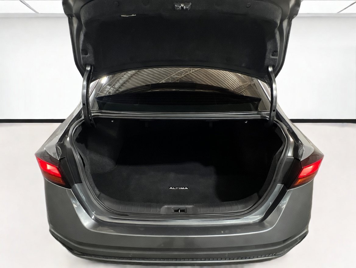 Used 2023 Nissan Altima 2.5 SV FWD image 17
