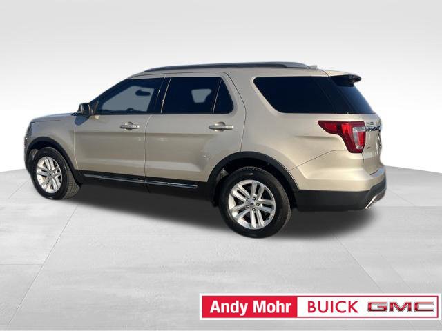 Used 2017 Ford Explorer XLT w/ Equipment Group 201A FWD image 8