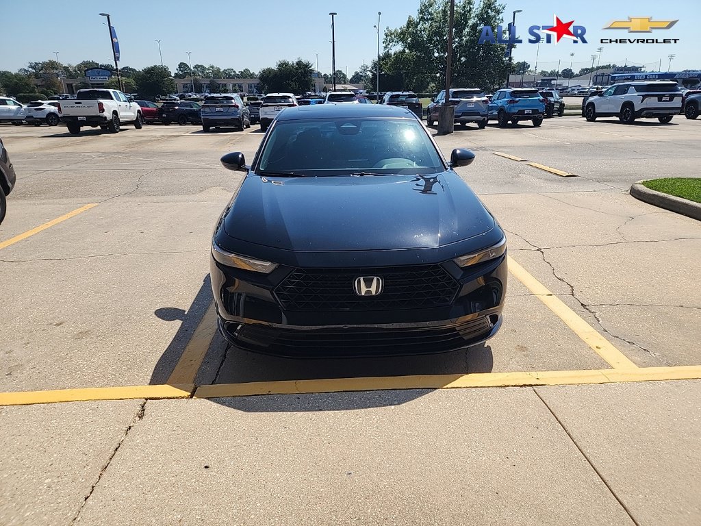 Used 2025 Honda Accord Sport image 2