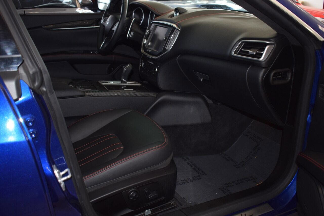 Used 2016 Maserati Ghibli S image 16