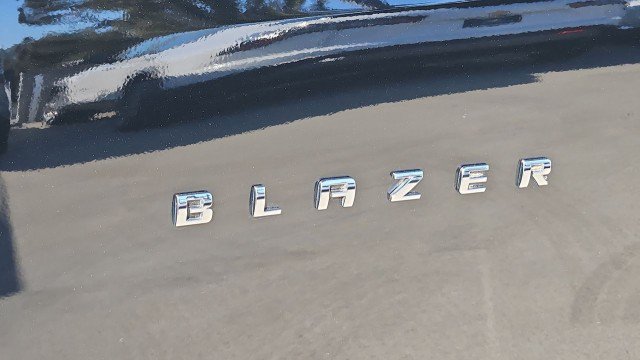 Used 2025 Chevrolet Blazer LT FWD image 32