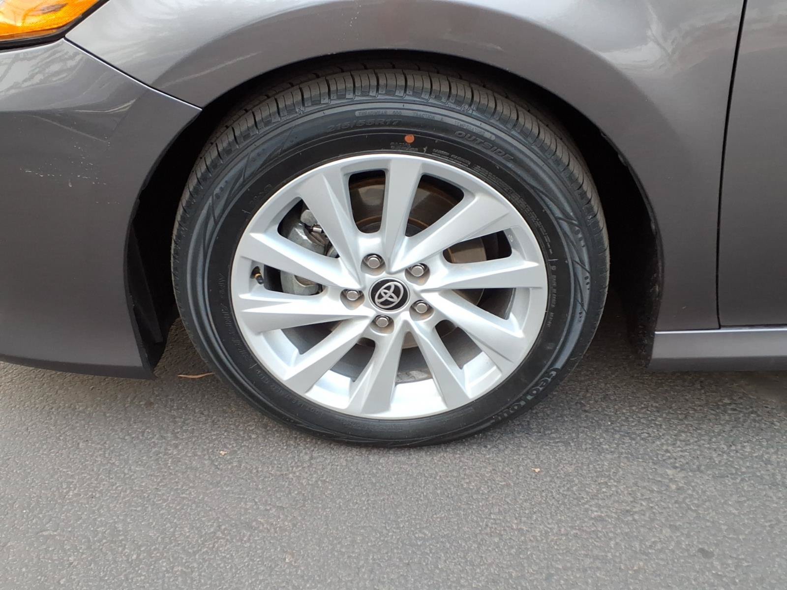 Certified 2022 Toyota Camry LE FWD image 9