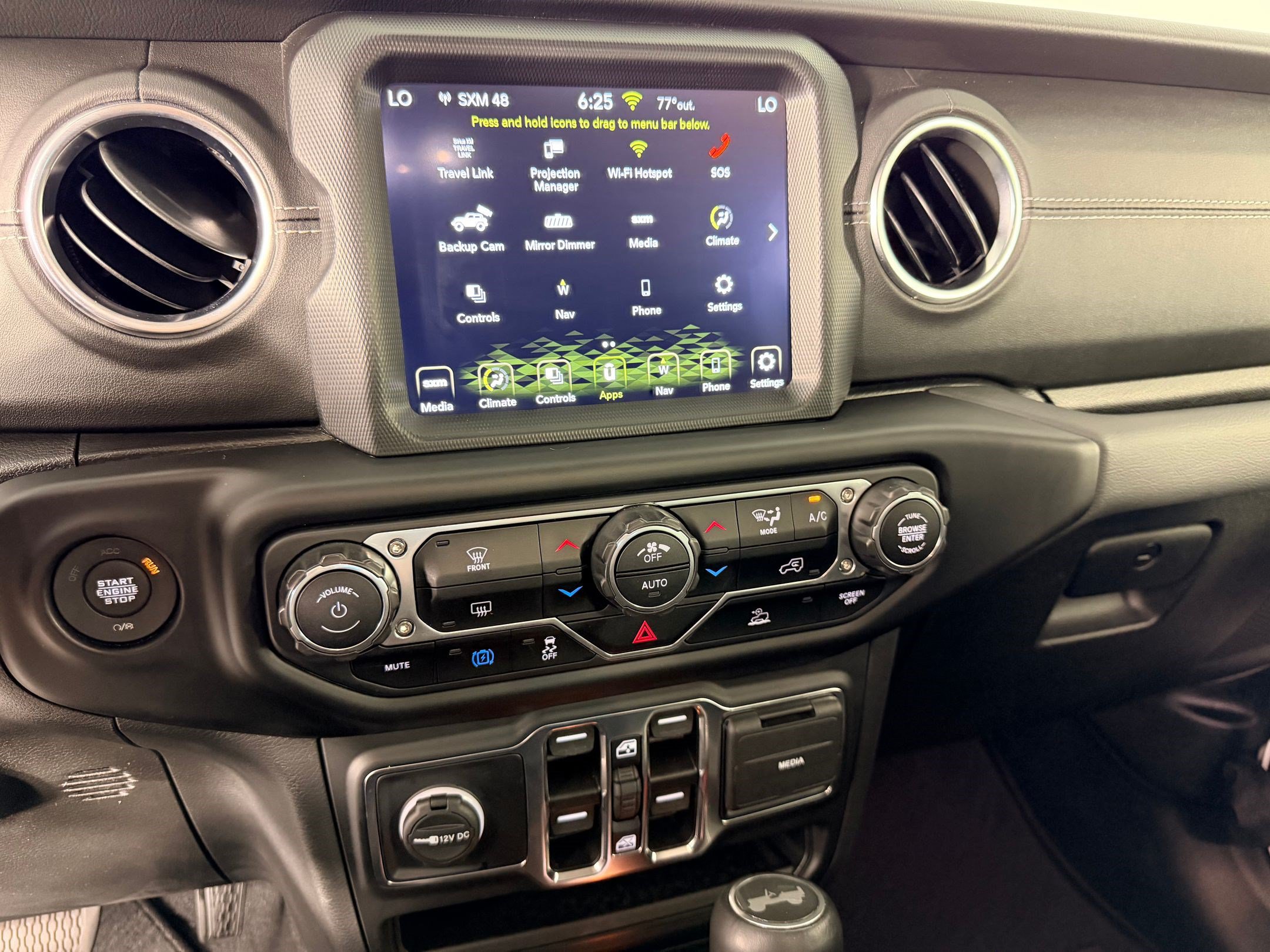 Used 2022 Jeep Wrangler Unlimited Sahara AWD/4WD image 18