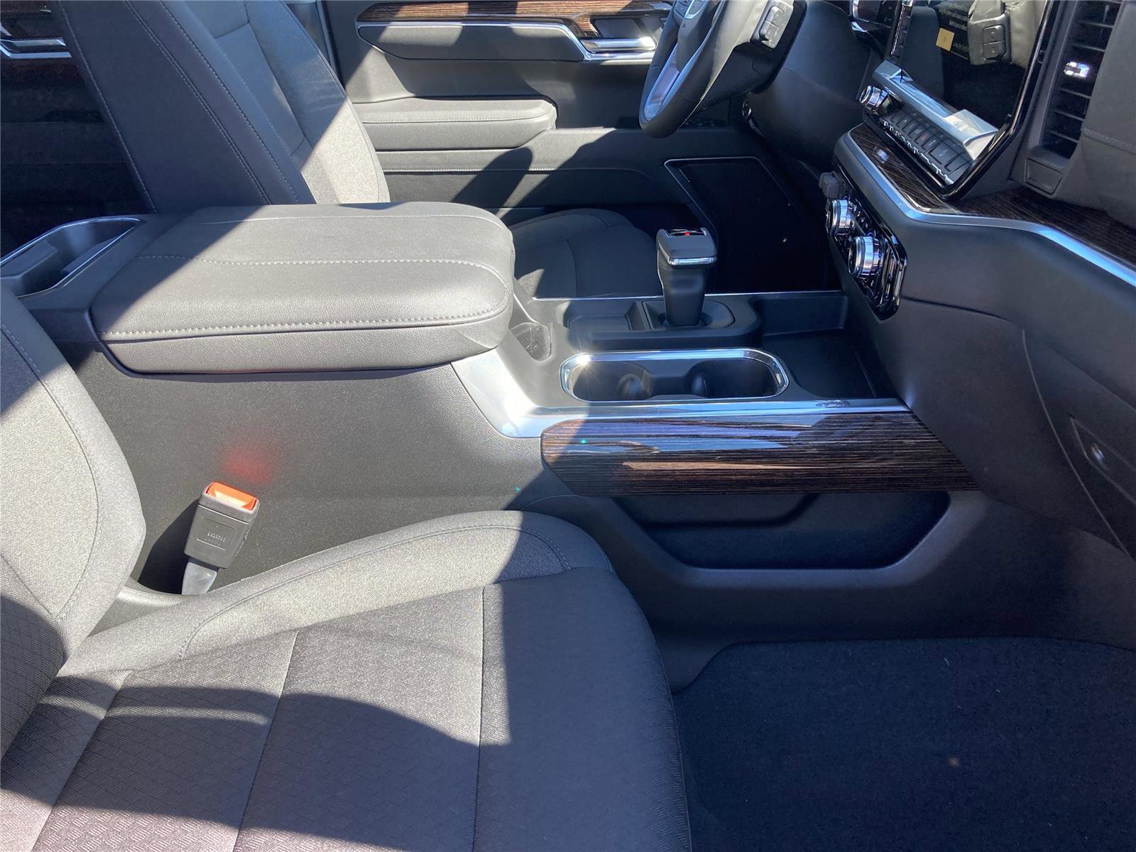 New 2026 GMC Sierra 1500 Elevation image 17