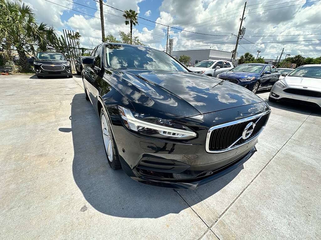 Used 2018 Volvo S90 T5 Momentum w/ Convenience Package FWD image 5