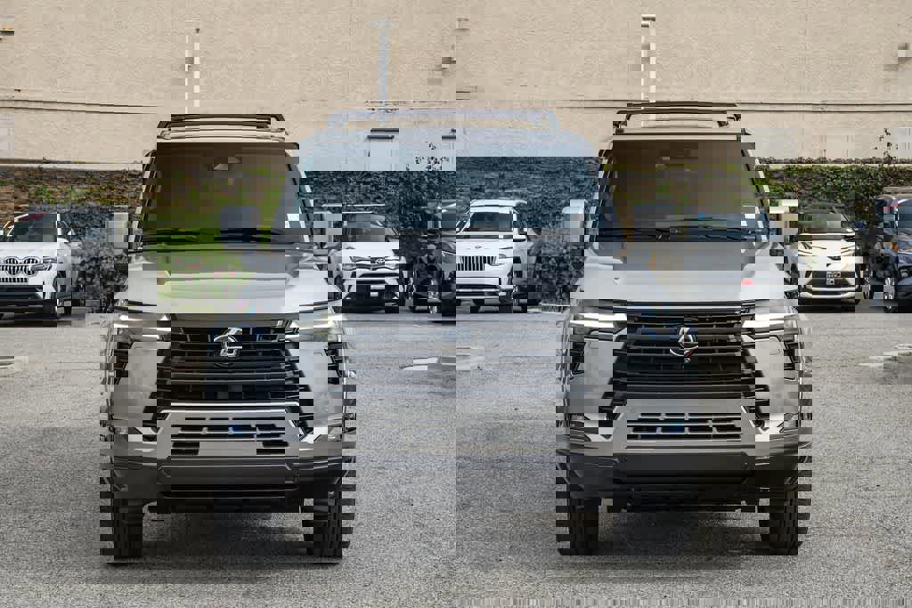 Used 2024 Lexus GX 550 w/ Accessory Package (2T) AWD/4WD image 2