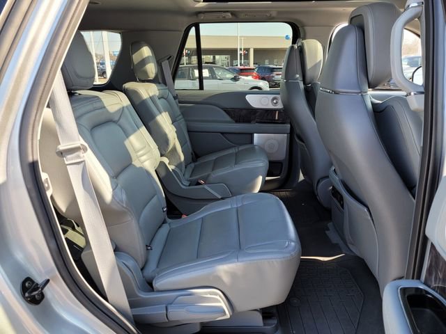 Used 2020 Lincoln Navigator Reserve w/ Luxury Package image 17