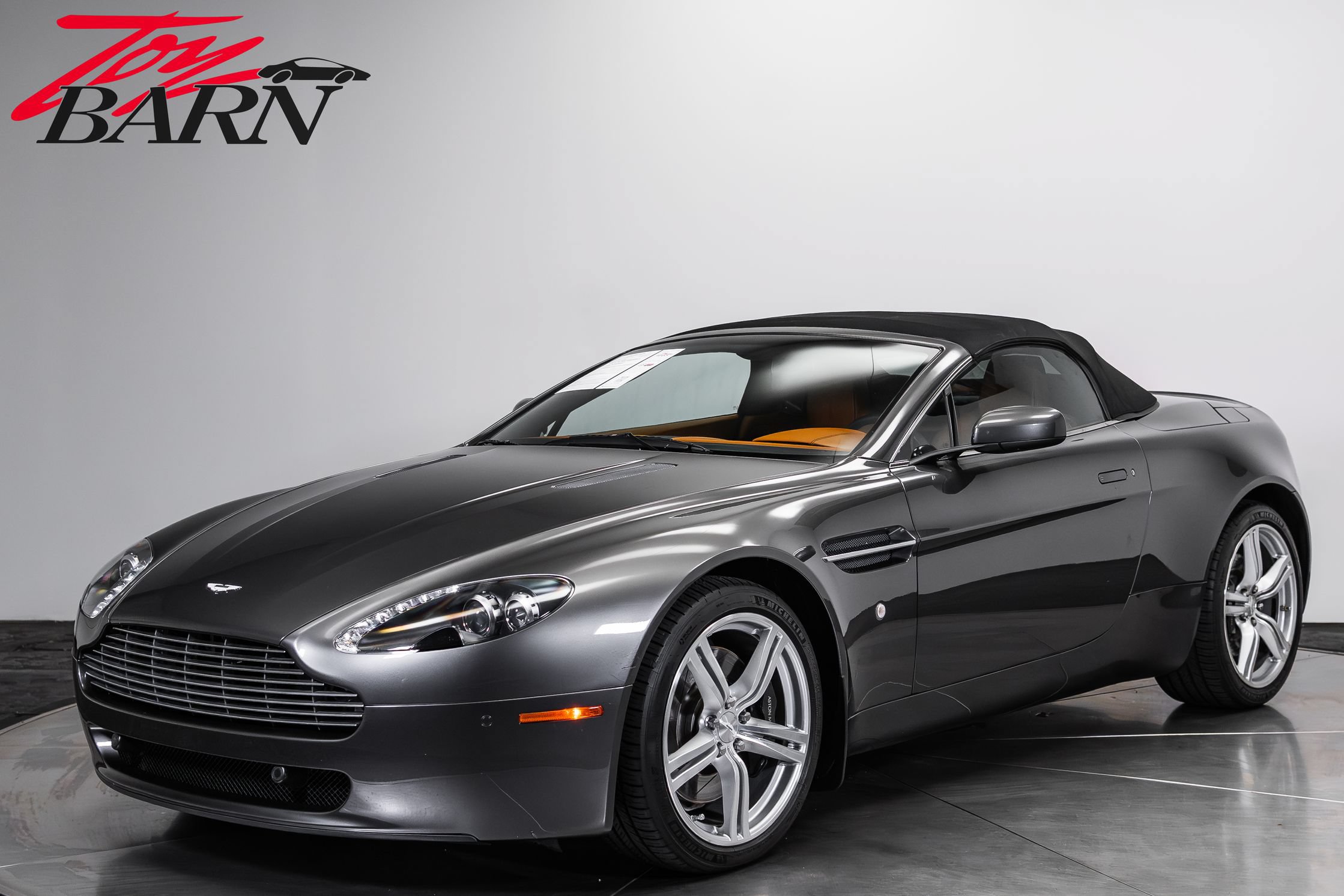 Used 2009 Aston Martin V8 Vantage Roadster RWD image 9