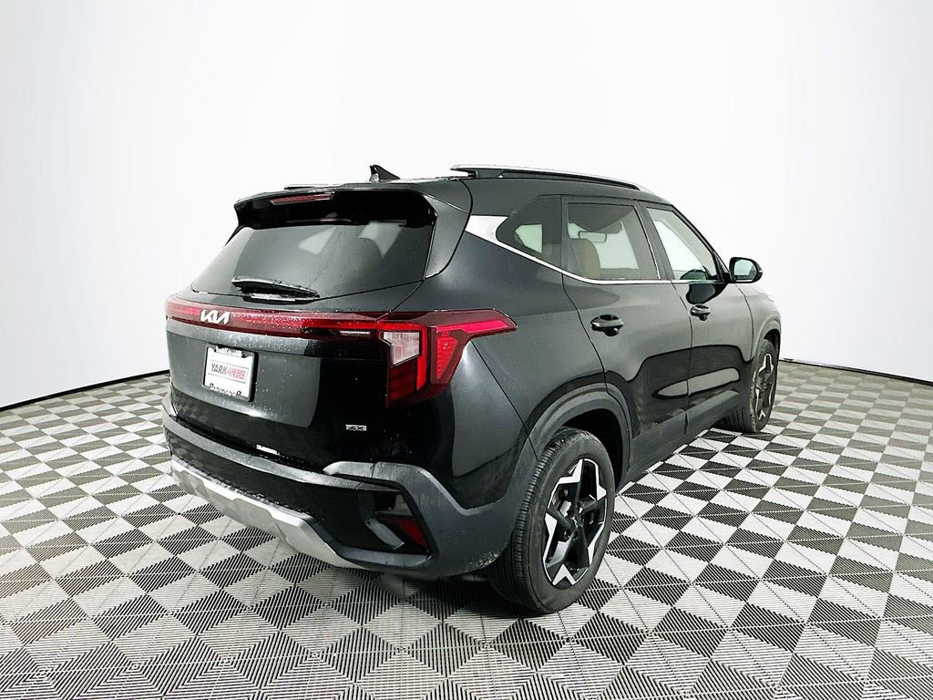 Used 2024 Kia Seltos EX image 10