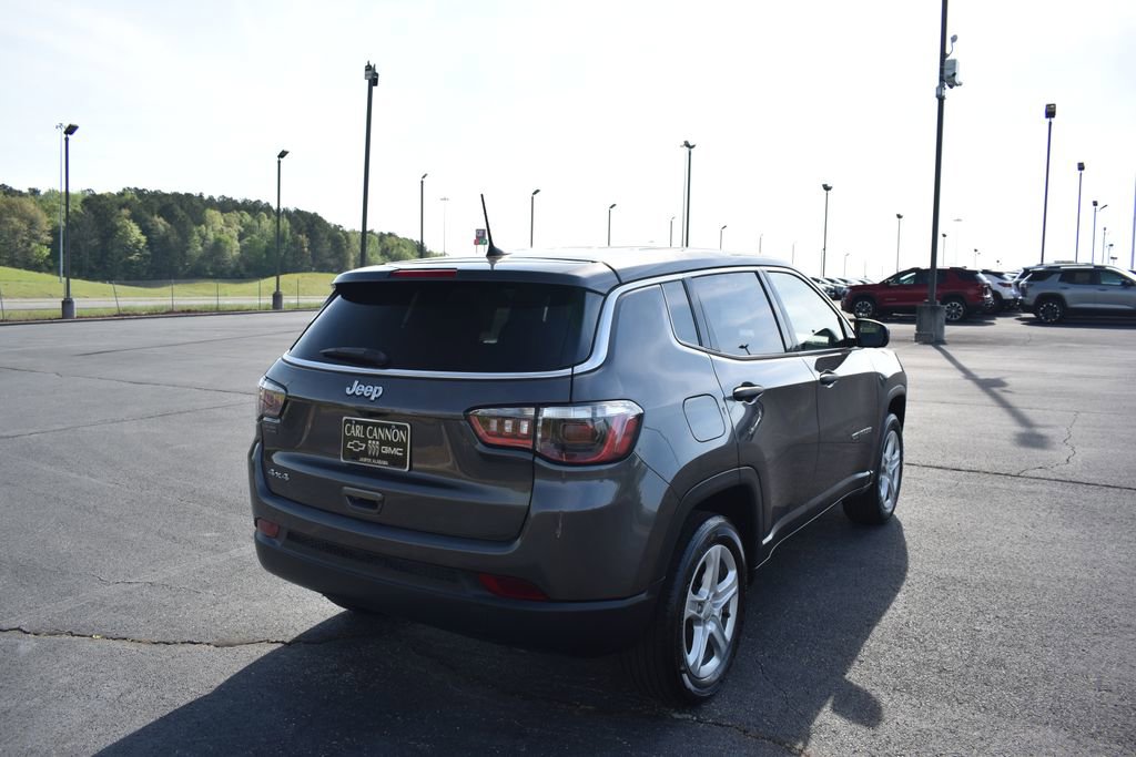 Used 2023 Jeep Compass Sport image 4