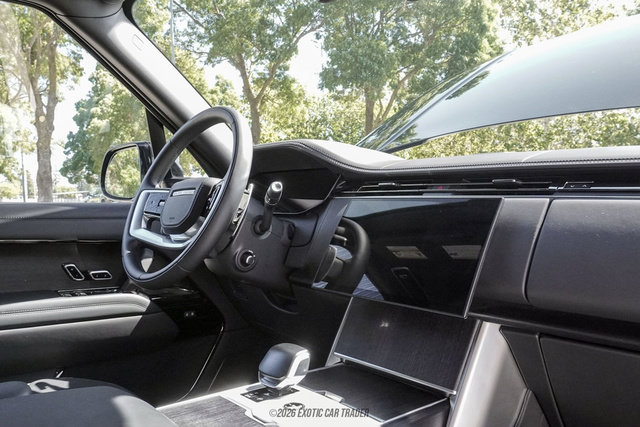 Used 2026 Land Rover Range Rover SV AWD/4WD image 24
