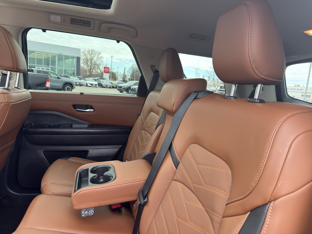Certified 2024 Nissan Pathfinder Platinum w/ Cargo Package image 34
