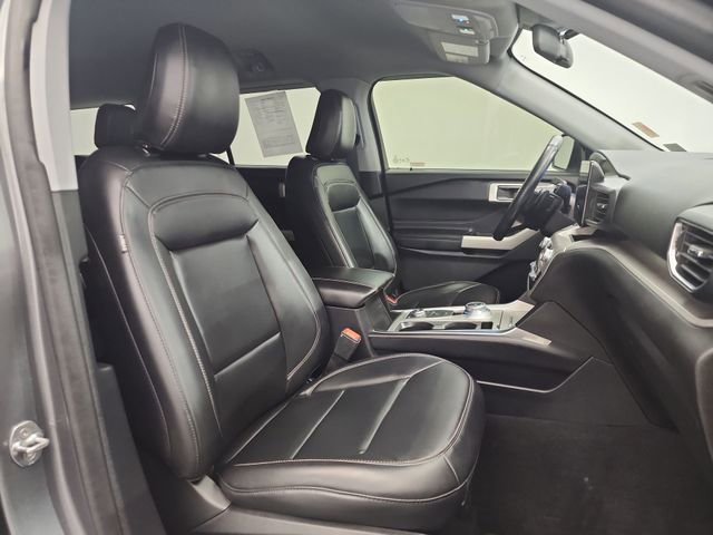 Used 2021 Ford Explorer XLT w/ Equipment Group 202A image 30
