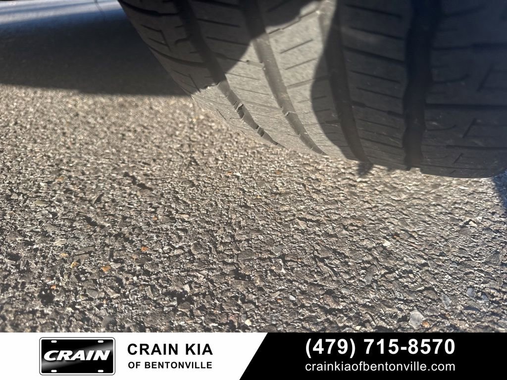 Used 2013 Chrysler 200 Touring FWD image 40