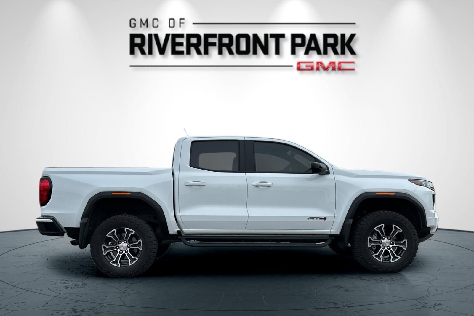 Used 2024 GMC Canyon AT4 w/ LPO, Off Road Lift Package image 2