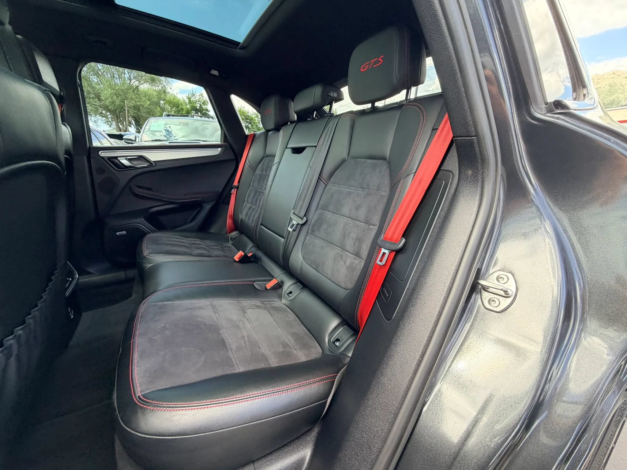 Used 2021 Porsche Macan GTS w/ Sport Chrono Package AWD/4WD image 19