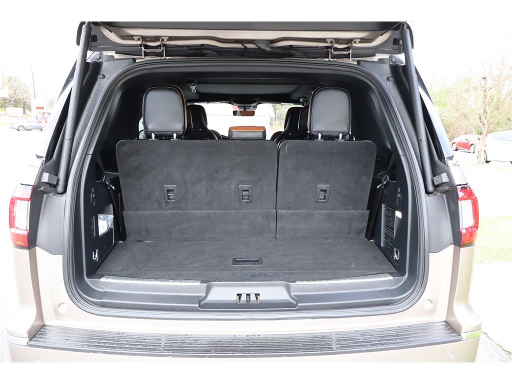 Used 2019 Lincoln Navigator Reserve image 23