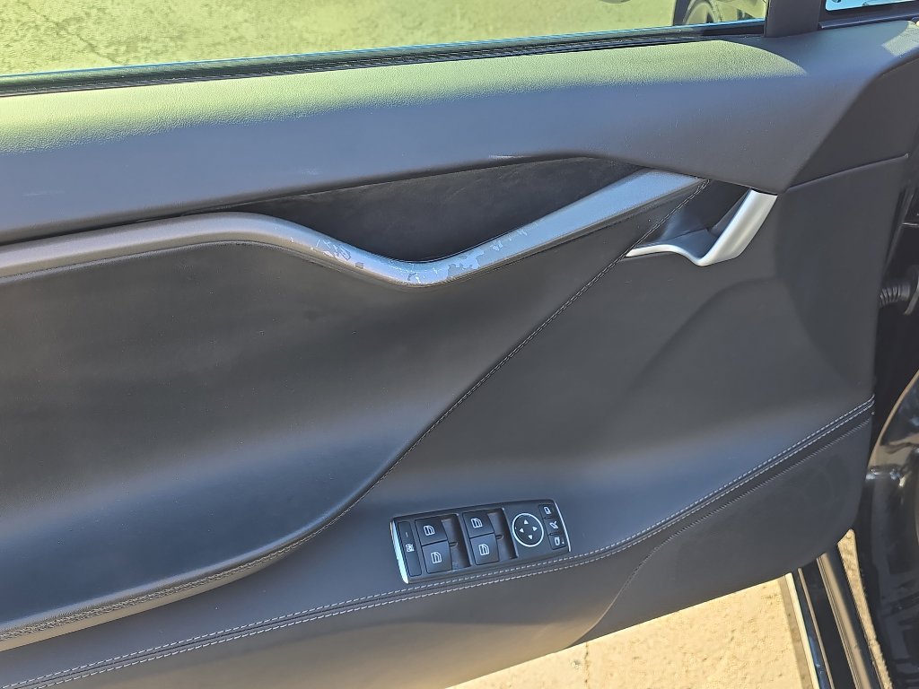 Used 2020 Tesla Model S Long Range Plus image 12