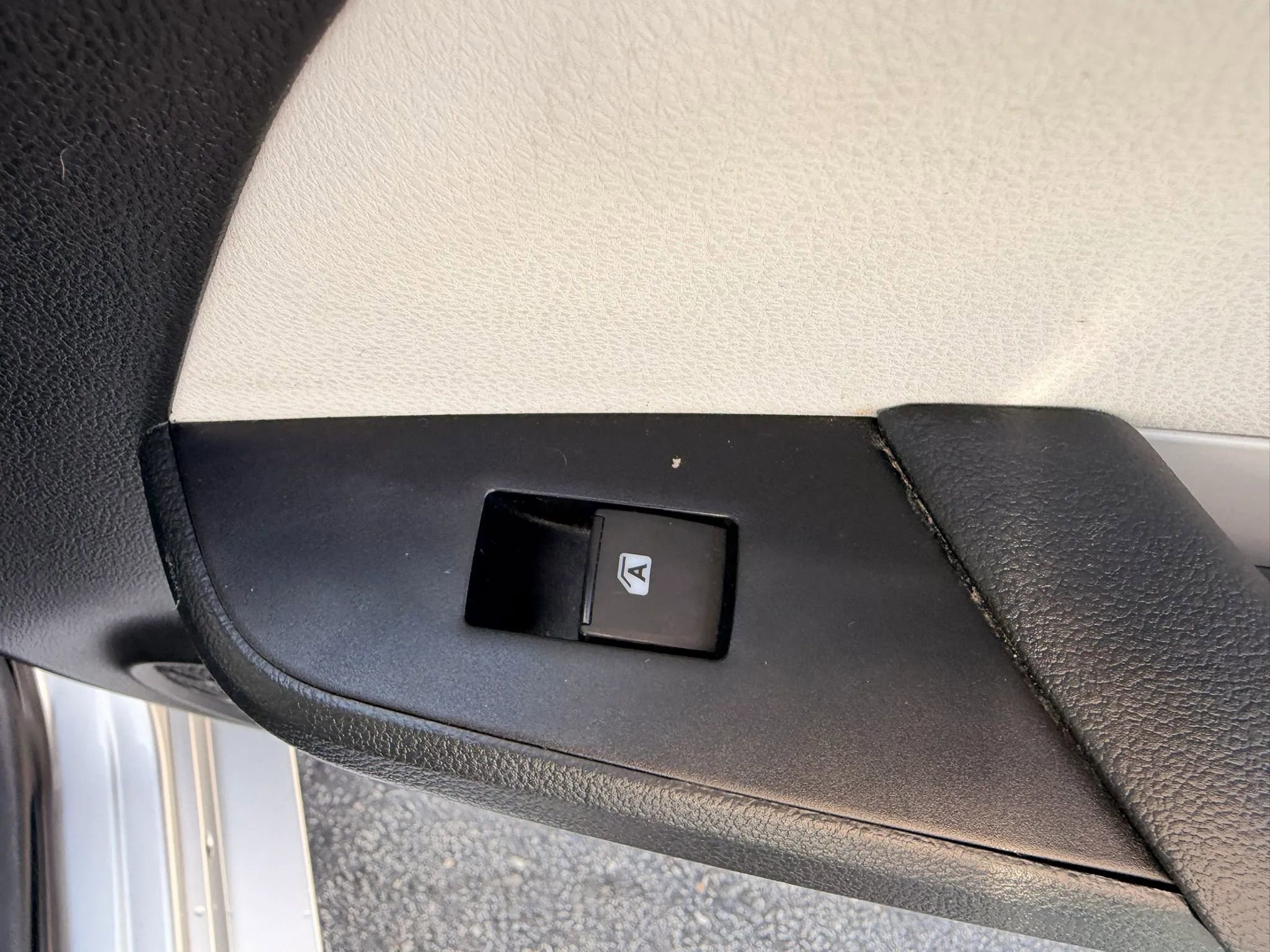 Used 2016 Toyota Prius Three w/ Advanced Technology Package FWD image 23