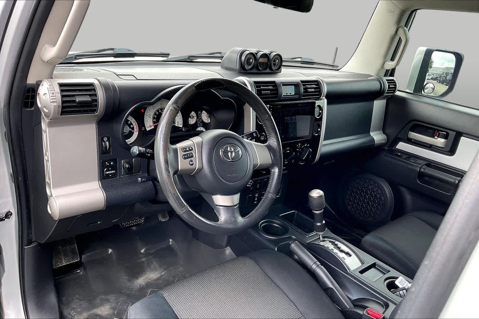 Used 2008 Toyota FJ Cruiser 2WD w/ Upgrade Pkg 2 image 12