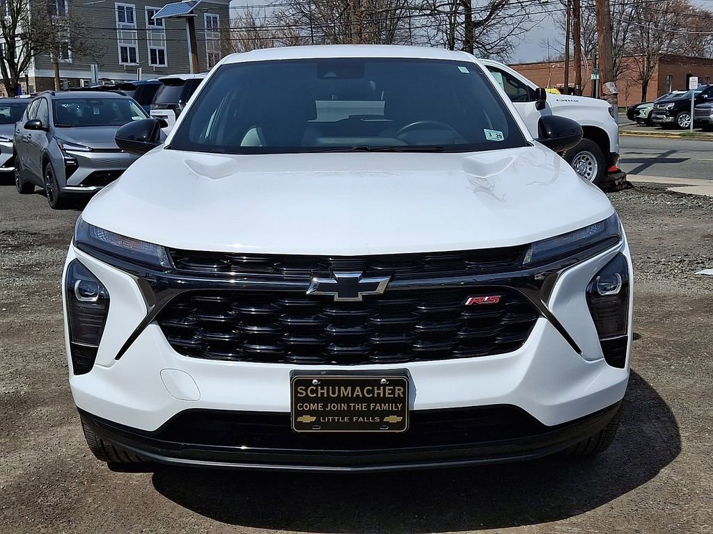 Used 2024 Chevrolet Trax RS w/ Driver Confidence Package image 3