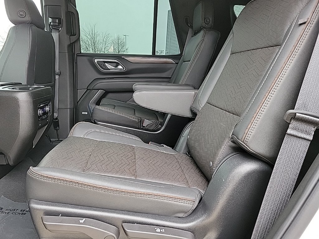 Used 2023 Chevrolet Tahoe High Country AWD/4WD image 17