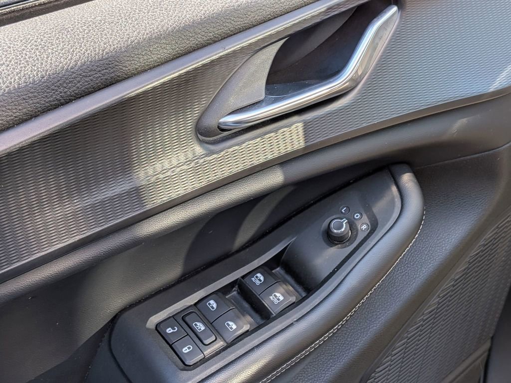 Used 2024 Jeep Grand Cherokee L Laredo image 10