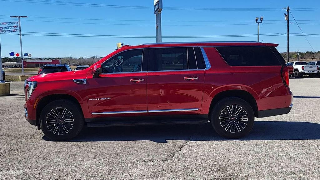 Used 2025 GMC Yukon XL Elevation w/ LPO, Elevation Black Package image 5