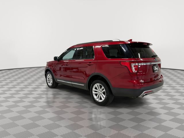 Used 2016 Ford Explorer XLT w/ Equipment Group 202A image 7