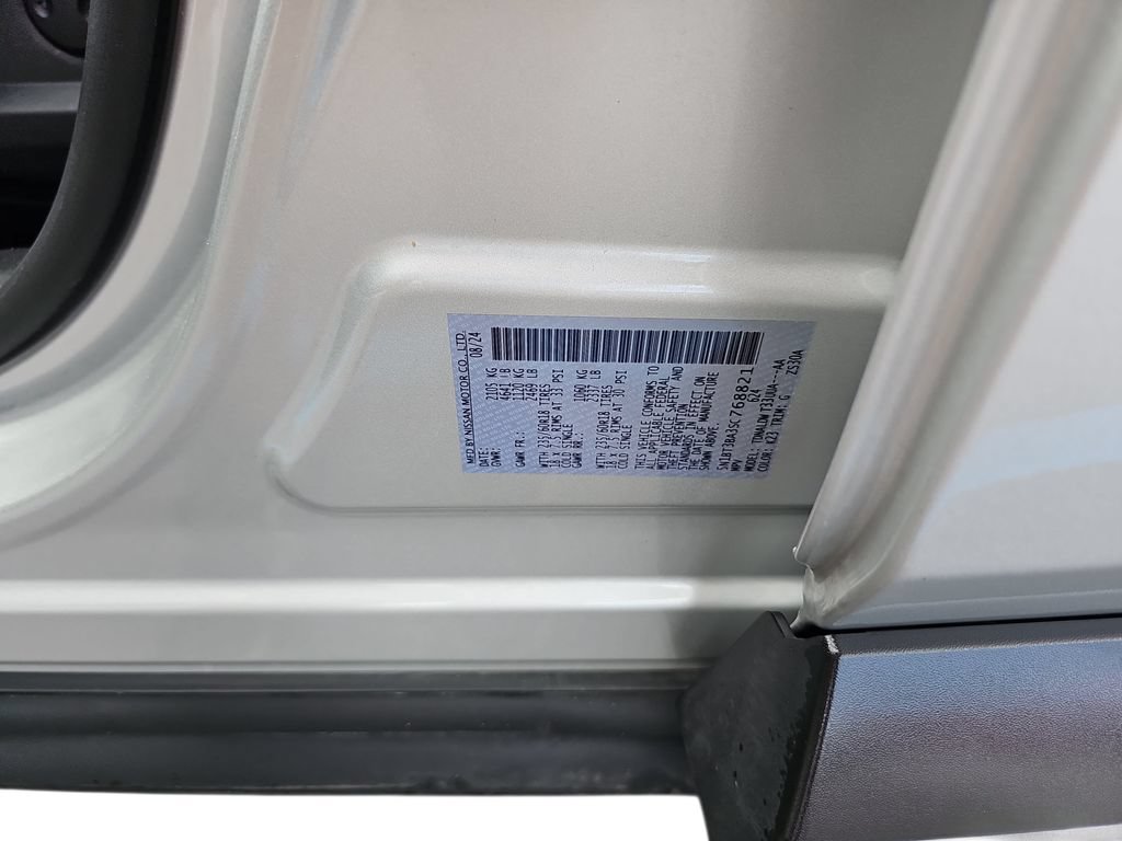 Used 2025 Nissan Rogue SV FWD image 31