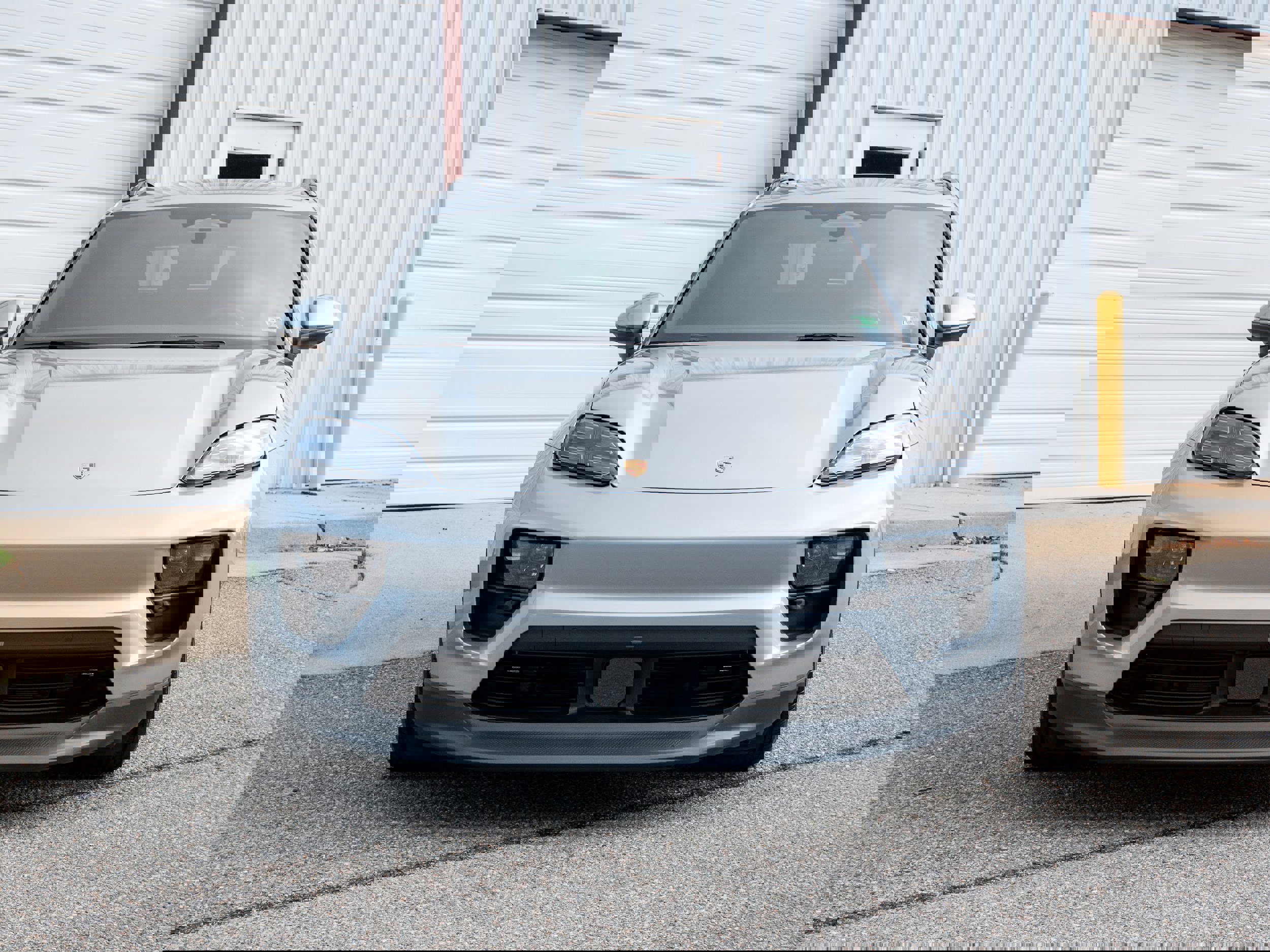 New 2025 Porsche Macan 4S Electric image 10