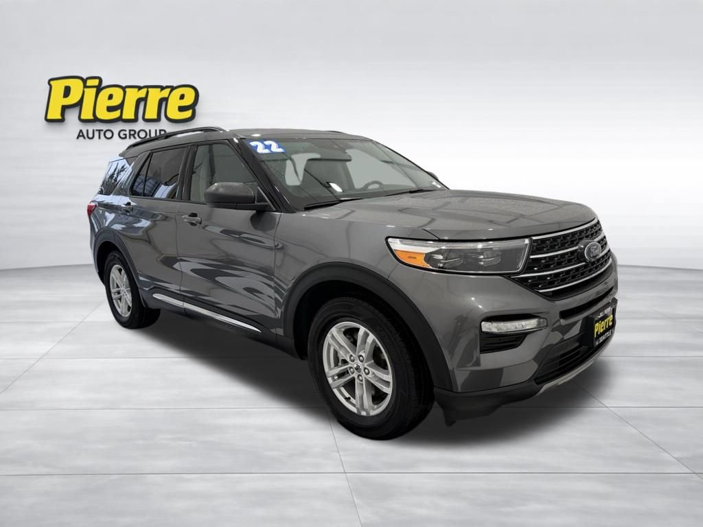 Used 2022 Ford Explorer XLT w/ Equipment Group 202A image 8