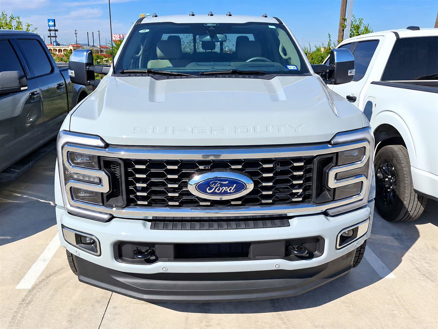 Used 2025 Ford F450 Platinum w/ Platinum Plus Package AWD/4WD image 5