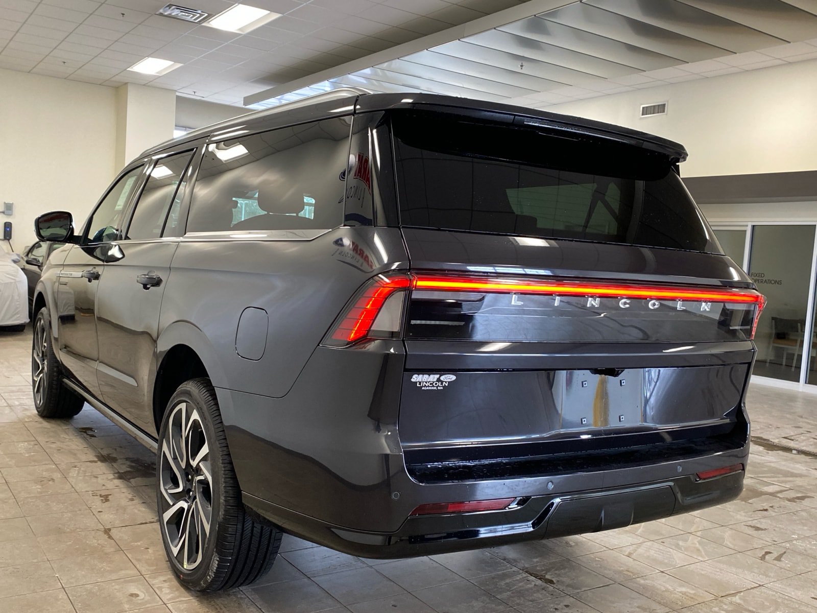 New 2026 Lincoln Navigator L Reserve AWD/4WD image 5