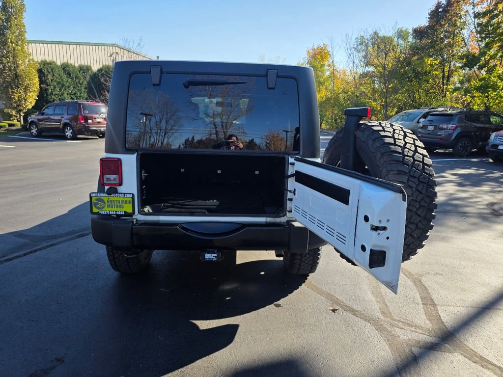 Used 2017 Jeep Wrangler Unlimited Willys image 30