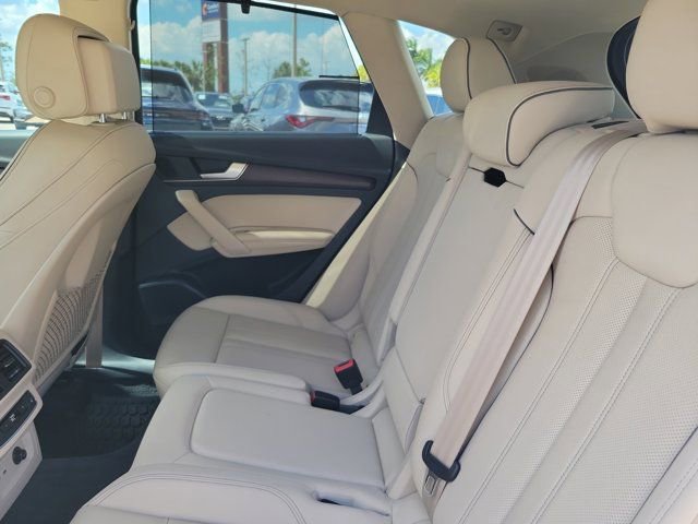 Used 2021 Audi Q5 Prestige w/ Prestige Package image 11