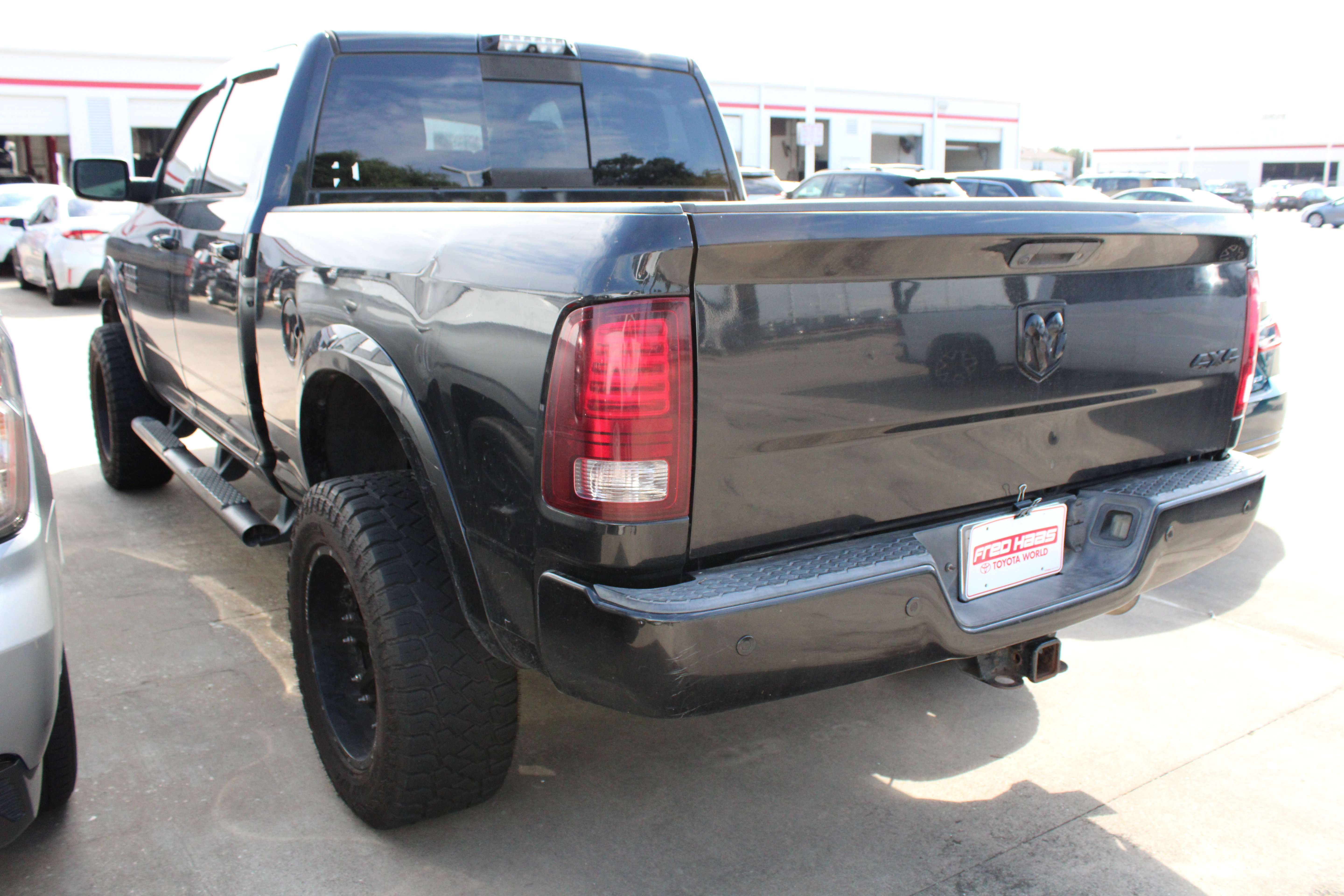 Used 2017 RAM 2500 Laramie w/ Sport Appearance Group AWD/4WD image 7