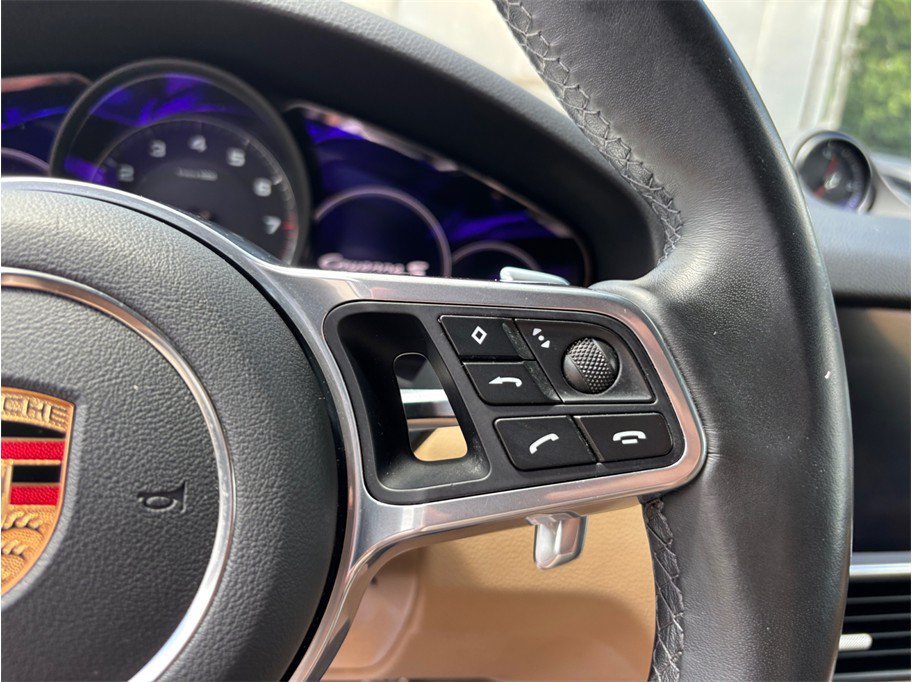 Used 2023 Porsche Cayenne S Platinum w/ Premium Package Plus AWD/4WD image 29