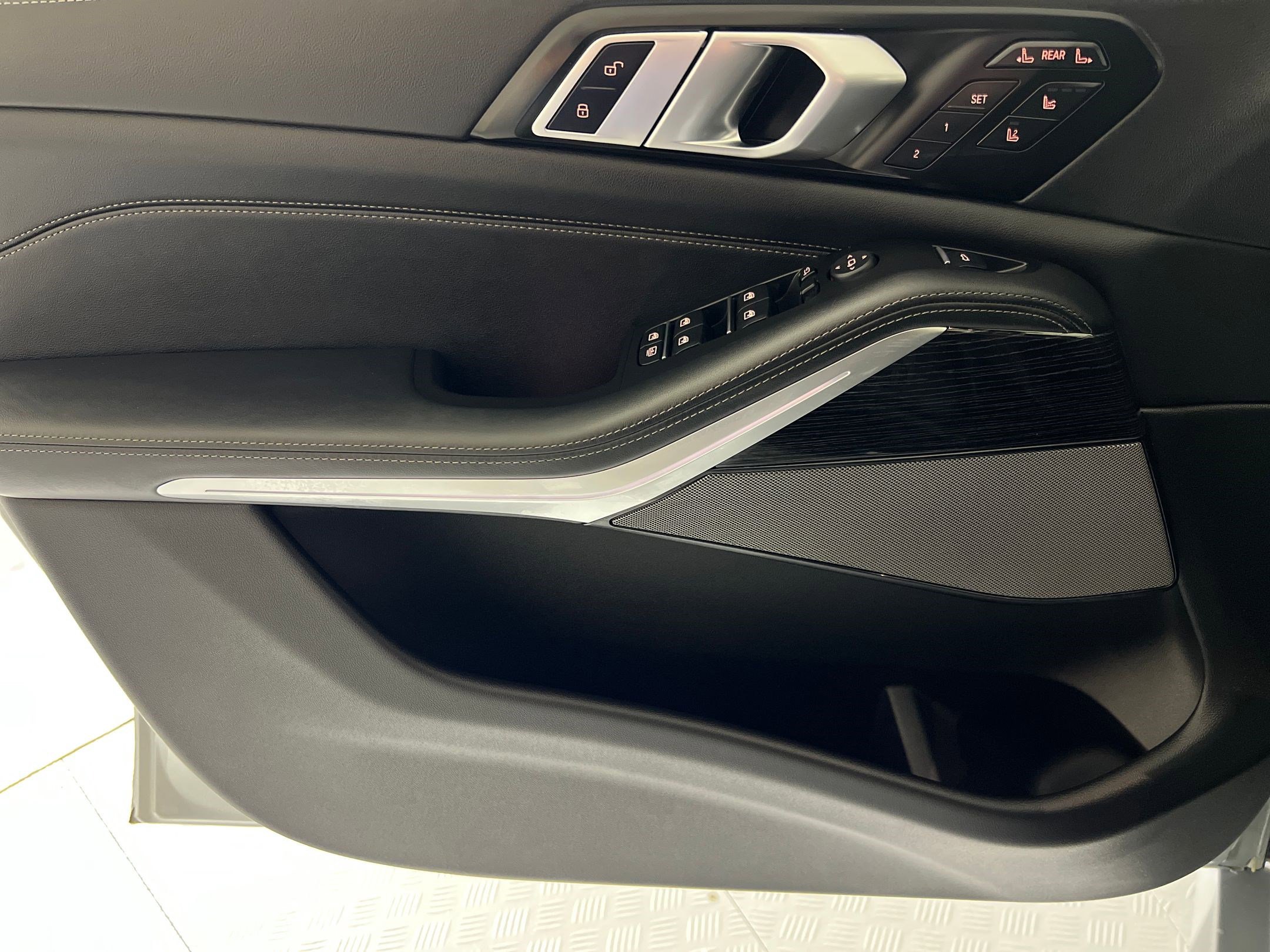 New 2026 BMW X7 M60i image 12