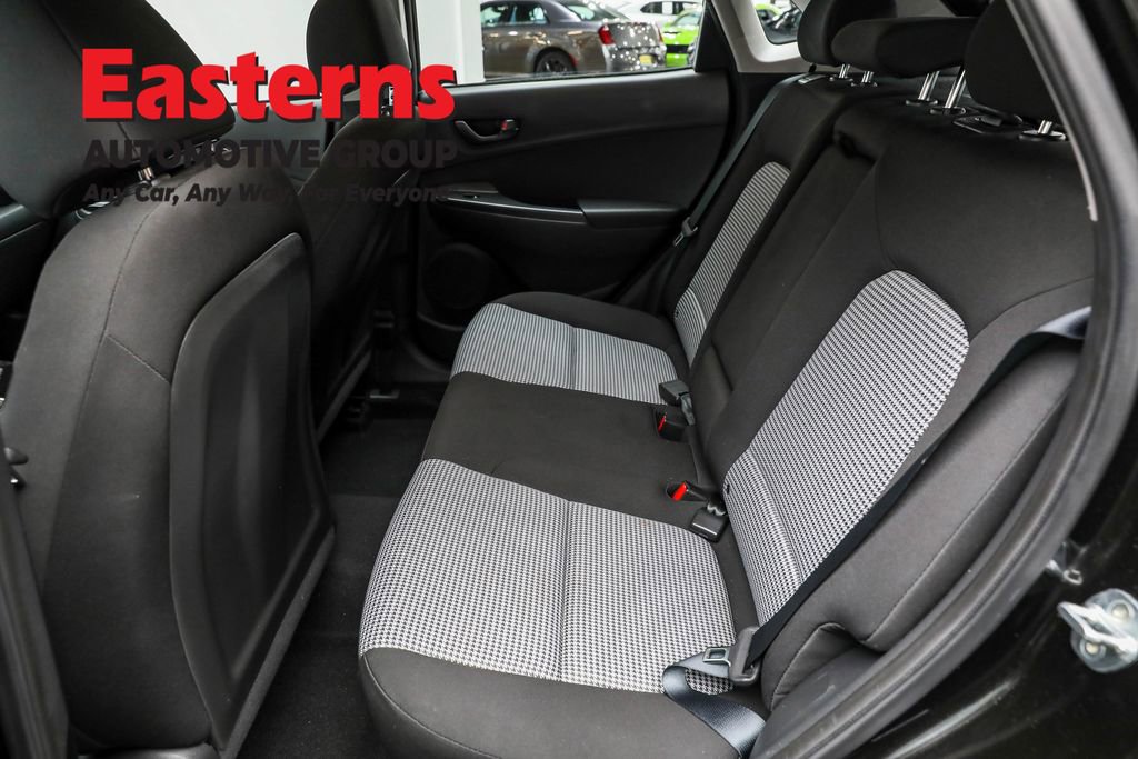 Used 2022 Hyundai Kona SE w/ Winter Weather Package image 38