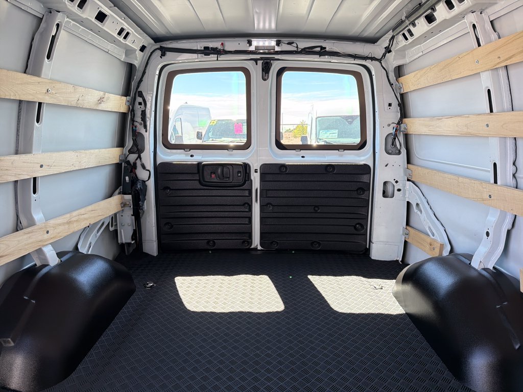 Used 2025 Chevrolet Express 2500 w/ Driver Convenience Package RWD image 17