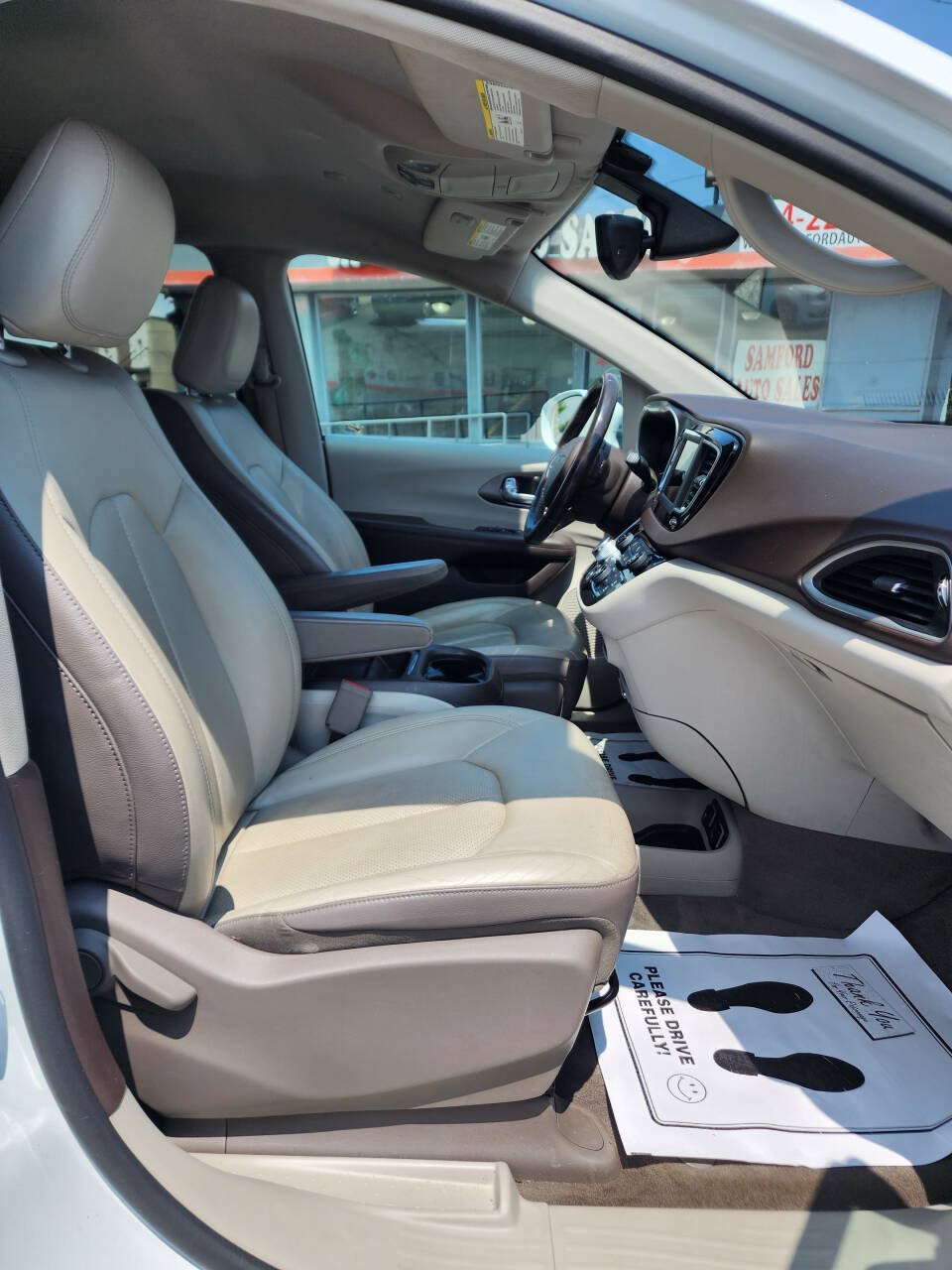 Used 2019 Chrysler Pacifica Touring-L FWD image 20
