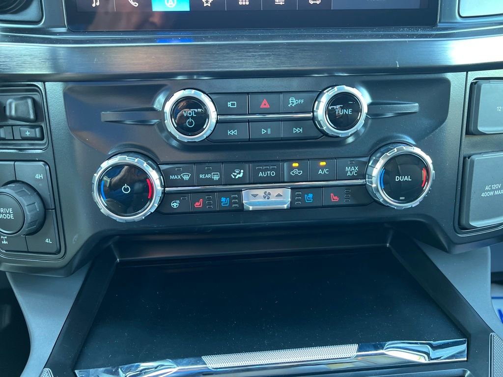 New 2026 Ford F350 Lariat w/ Black Appearance Package image 32