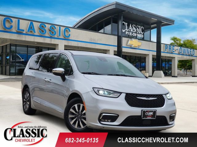 Used 2023 Chrysler Pacifica Limited