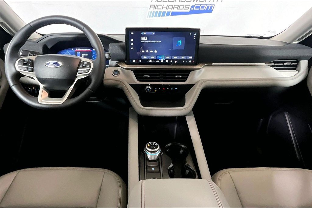 New 2026 Ford Explorer Active w/ Active Comfort Package RWD image 5