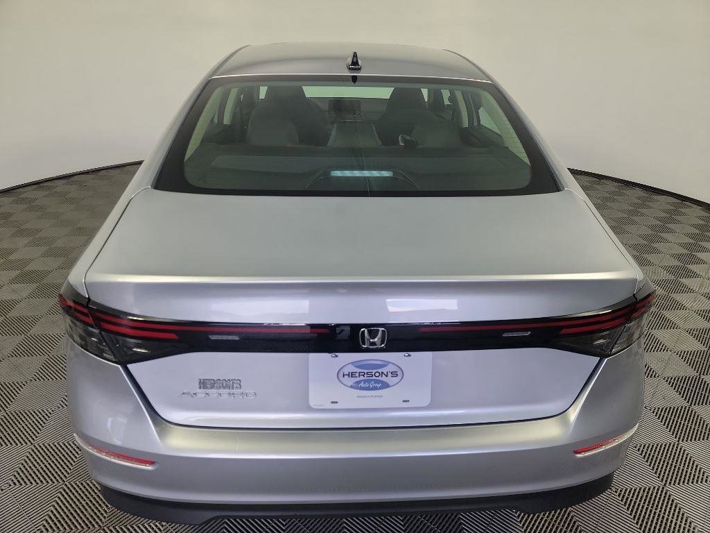 Used 2025 Honda Accord SE image 5