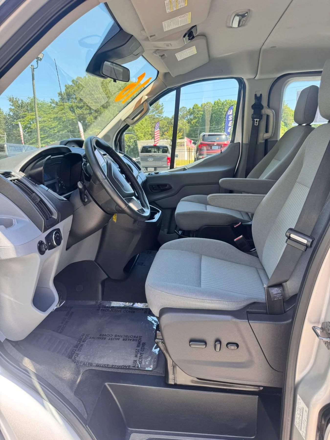 Used 2016 Ford Transit 350 XLT RWD image 11
