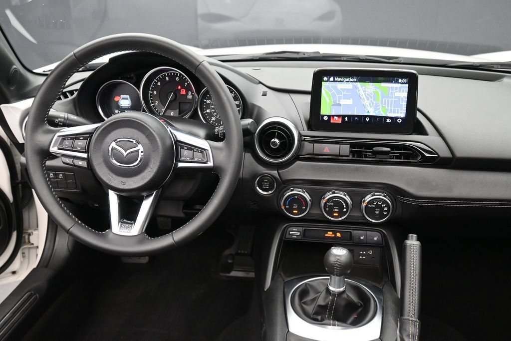 Used 2022 MAZDA MX-5 Miata RF Grand Touring RWD image 11