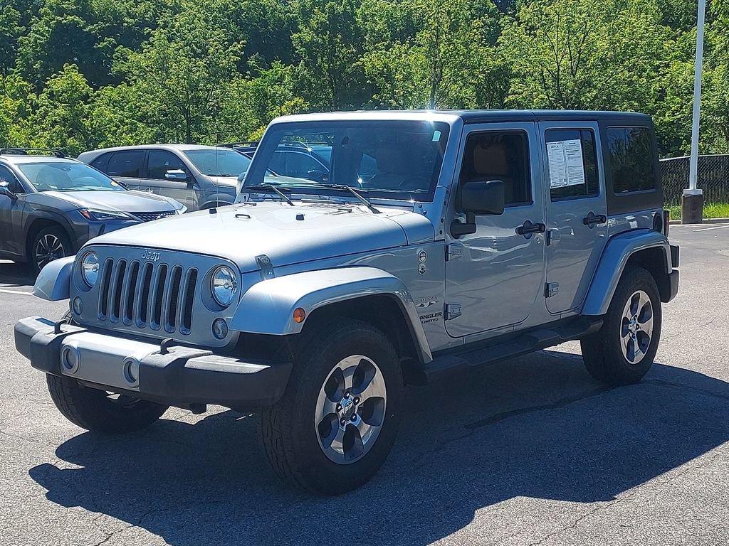Used 2016 Jeep Wrangler Unlimited Sahara w/ Connectivity Group AWD/4WD image 3